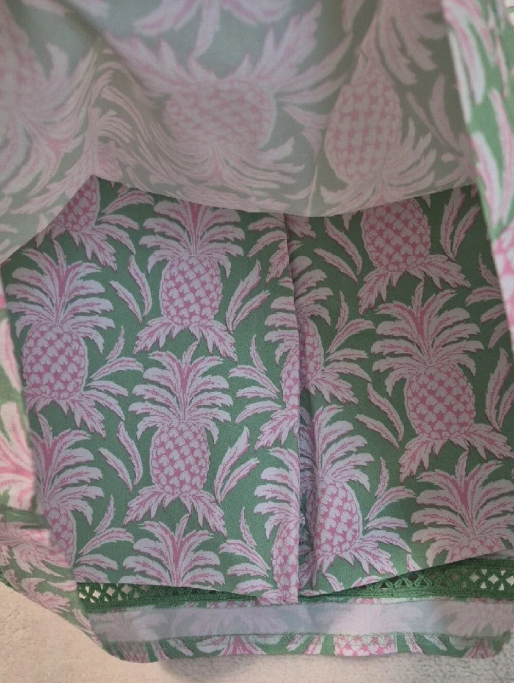 crown & ivy playful pineapple